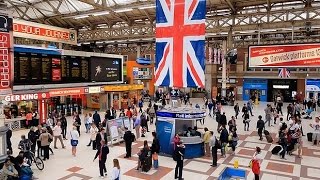 A Walk Through The London Victoria Station London England [upl. by Rydder667]